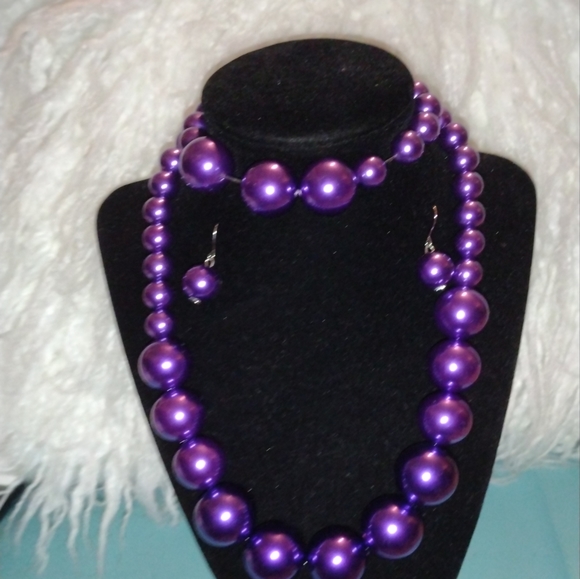 Fashion jewelry NWOT PURPLE necklace set - Picture 1 of 7